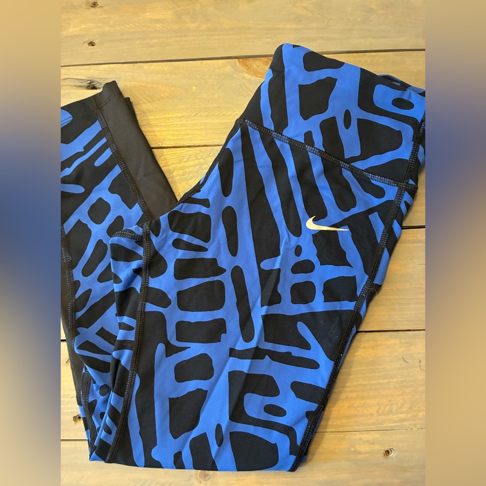 Nike Dri Fit Cropped Length Running Tights.